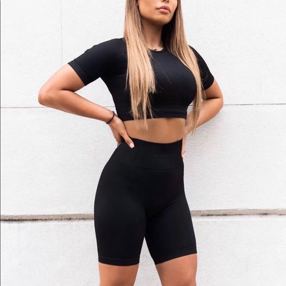 Black 2 piece crop top set